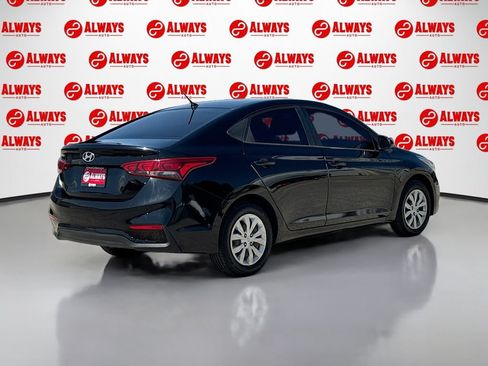 Used 2022 Hyundai Accent SE FWD image 5