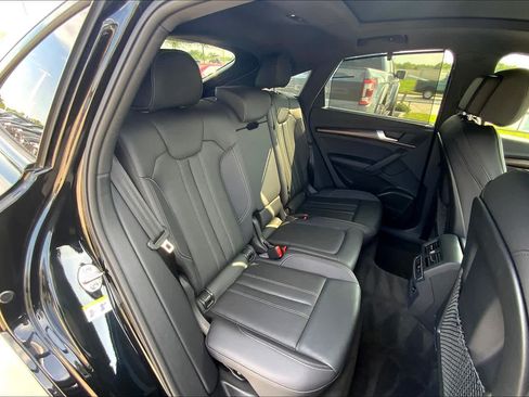 Used 2023 Audi Q5 2.0T Premium Plus w/ Premium Plus Package AWD/4WD image 18