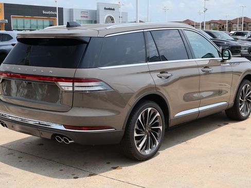 Used 2026 Lincoln Aviator Reserve w/ Equipment Group 201A AWD/4WD image 7