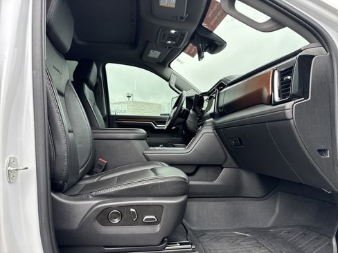 Used 2024 GMC Sierra 2500 Denali w/ Denali Reserve Package AWD/4WD image 30