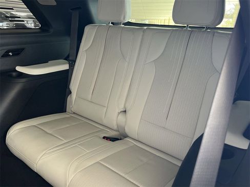 New 2026 Cadillac Vistiq Sport image 31