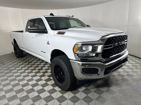 Used 2022 RAM 2500 Big Horn AWD/4WD image 3