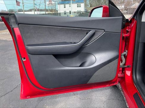 Used 2021 Tesla Model Y Long Range AWD/4WD image 24
