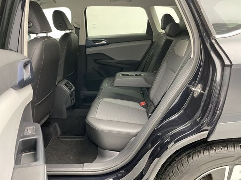 Used 2024 Volkswagen Taos SE image 43