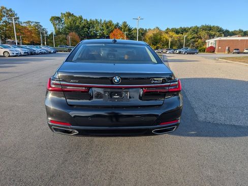 Used 2022 BMW 740i xDrive image 4