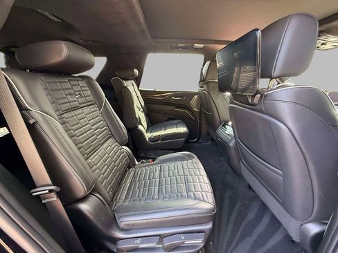 Used 2023 Cadillac Escalade Sport Platinum AWD/4WD image 16
