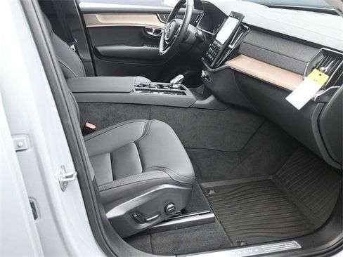Certified 2025 Volvo XC90 B6 Core w/ Protection Package image 29