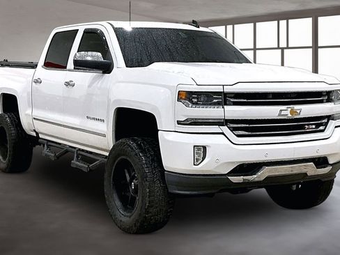Used 2017 Chevrolet Silverado 1500 LTZ Z71 w/ LTZ Plus Package image 10