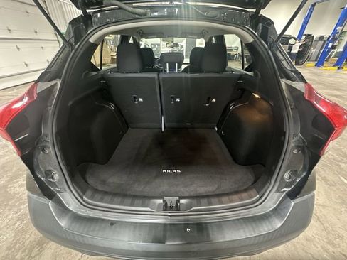 Used 2018 Nissan Kicks S FWD image 26