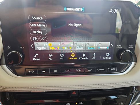 Used 2023 Nissan Rogue SL w/ SL Premium Package AWD/4WD image 18