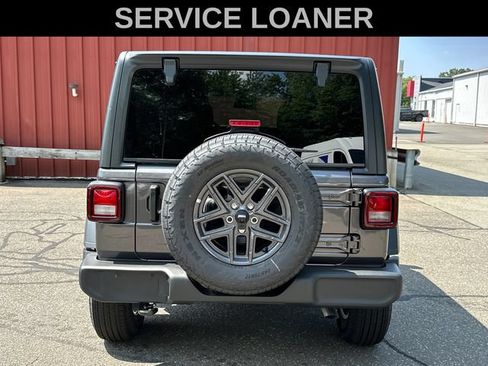 Used 2025 Jeep Wrangler Unlimited Sport AWD/4WD image 3