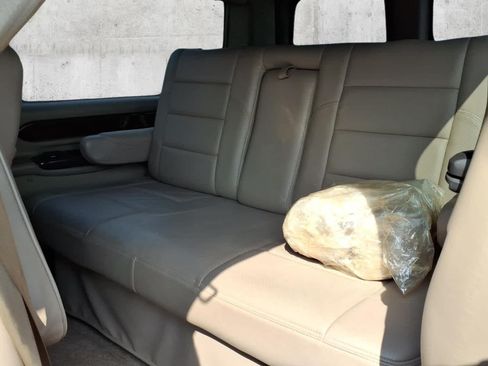 Used 2011 GMC Savana 1500 RWD image 8