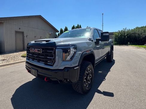 Used 2025 GMC Sierra 2500 AT4X AWD/4WD image 2