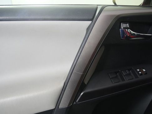 Used 2016 Toyota RAV4 XLE image 8