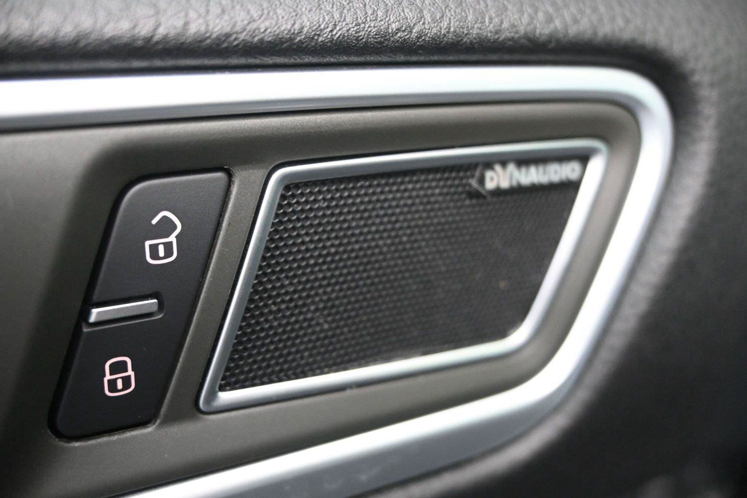 Used 2014 Volkswagen Touareg Executive AWD/4WD image 16