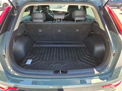 Used 2023 Kia Niro EX Touring FWD image 12