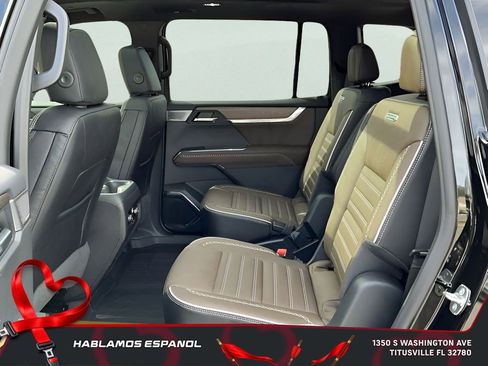 New 2026 GMC Acadia Denali Ultimate w/ LPO, Floor Liner Package image 33