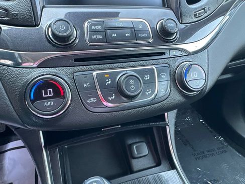 Used 2017 Chevrolet Impala Premier FWD image 25