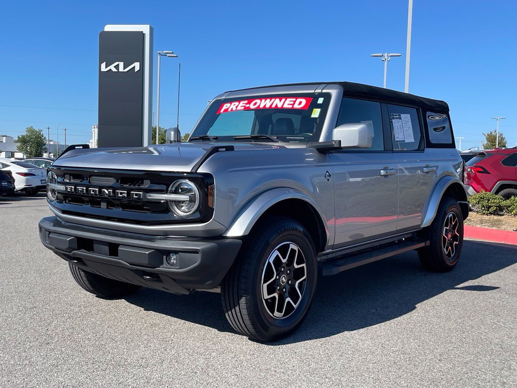 Used 2024 Ford Bronco Outer Banks AWD/4WD image 3