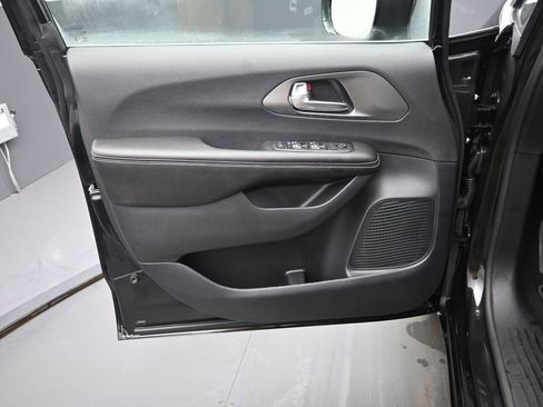 New 2026 Chrysler Voyager LX image 12