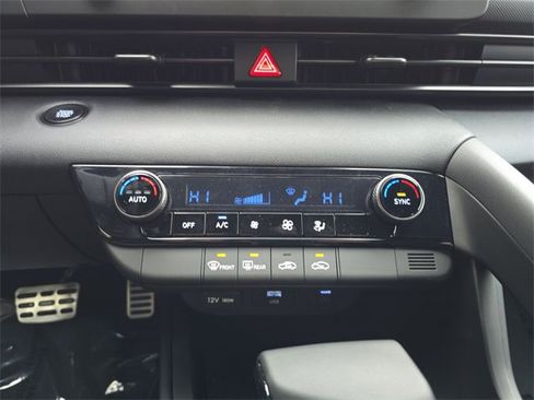 New 2025 Hyundai Elantra Sport image 18