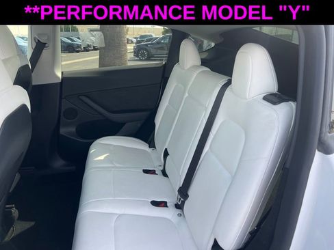 Used 2023 Tesla Model Y Performance image 21