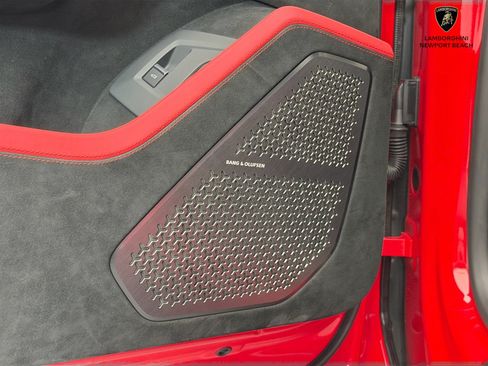Used 2024 Lamborghini Urus Performante AWD/4WD image 49