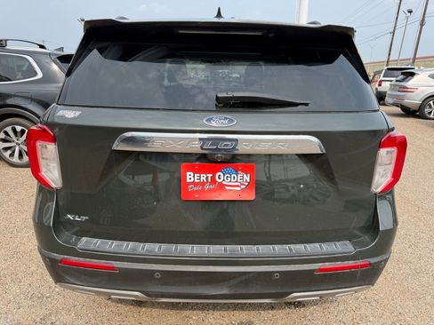 Used 2022 Ford Explorer XLT w/ Equipment Group 202A RWD image 4