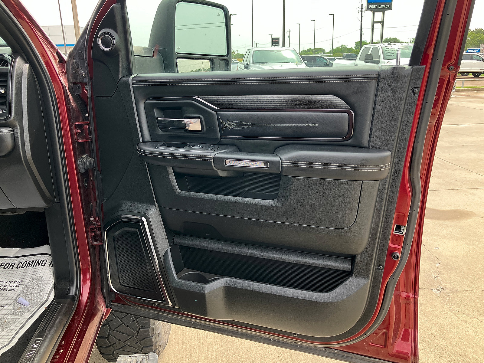 Used 2024 RAM 3500 Limited AWD/4WD image 15