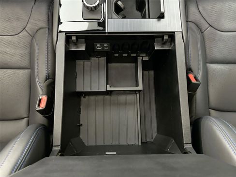 Used 2024 Toyota Tundra Platinum image 40