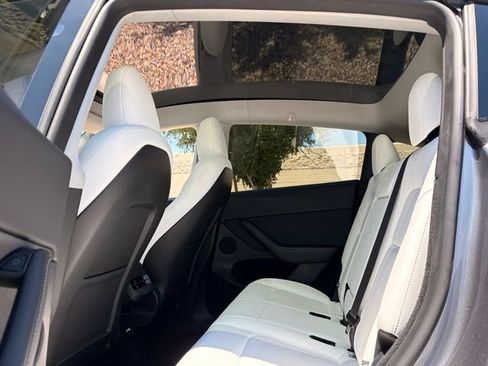 Used 2025 Tesla Model Y Long Range RWD image 5