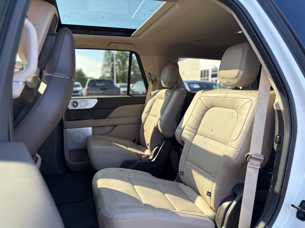 Used 2023 Lincoln Navigator Reserve AWD/4WD image 18