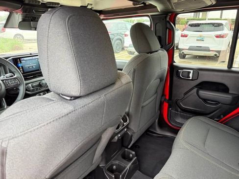 Used 2025 Jeep Wrangler Unlimited Sport AWD/4WD image 24