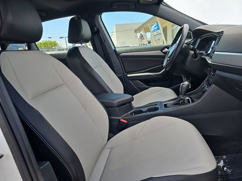 Used 2020 Volkswagen Jetta R-Line FWD image 10