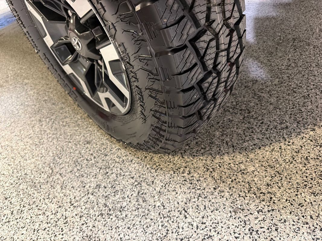 Used 2020 Toyota Tacoma SR5 RWD image 48