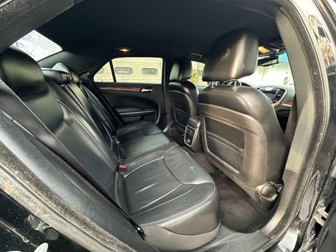 Used 2014 Chrysler 300 image 34