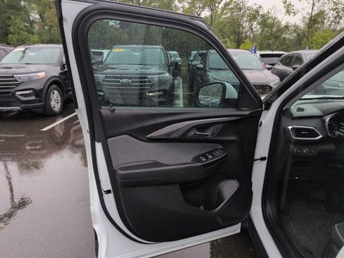 Used 2023 Chevrolet TrailBlazer LT w/ Convenience Package AWD/4WD image 26