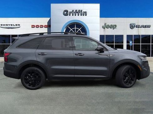 Used 2022 Kia Sorento S AWD/4WD image 3