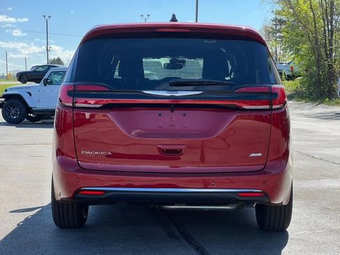 New 2026 Chrysler Pacifica Select AWD/4WD image 45