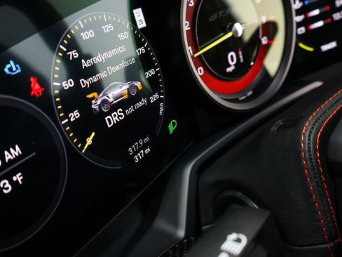 Used 2025 Porsche 911 GT3 RS w/ Weissach Package RWD image 31