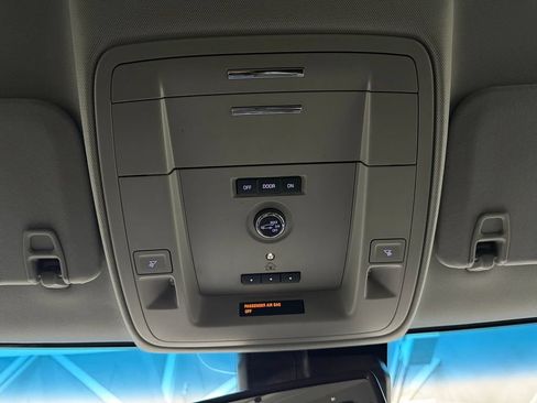 Used 2019 Chevrolet Tahoe LT AWD/4WD image 17