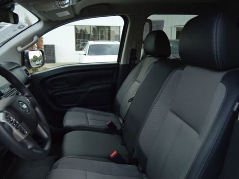Used 2021 Nissan Titan S w/ S Utility Package RWD image 11