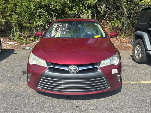 Used 2016 Toyota Camry XLE w/ Moonroof Package FWD image 4