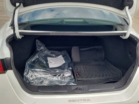 Used 2024 Nissan Sentra SR w/ SR Premium Package image 9