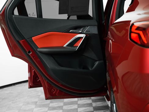 Used 2025 BMW X2 M35i image 18