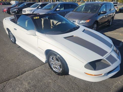 Used 1995 Chevrolet Camaro LT RWD image 19