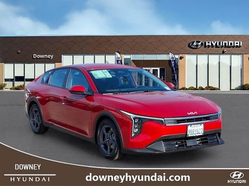 Used 2025 Kia K4 LXS image 3