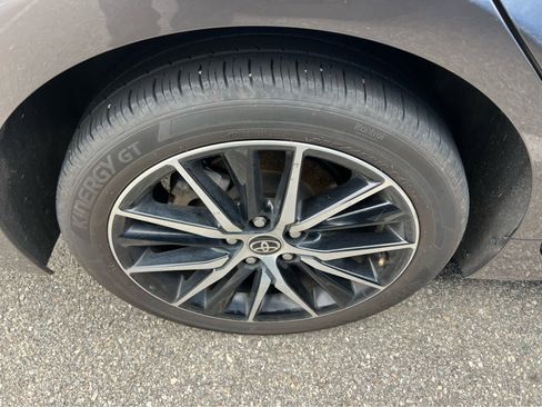 Used 2024 Toyota Camry SE image 13