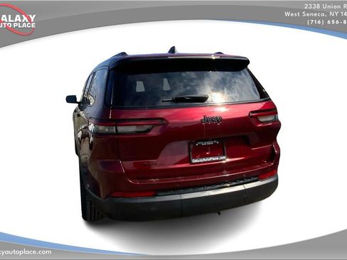 Used 2023 Jeep Grand Cherokee L Laredo image 7