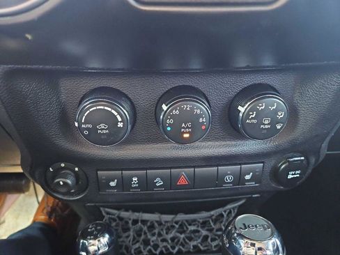 Used 2014 Jeep Wrangler Unlimited Sahara w/ Connectivity Group image 15